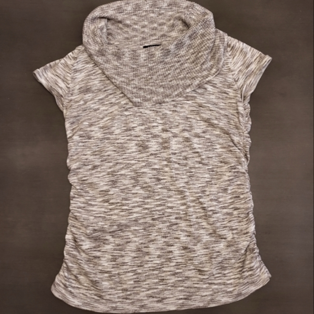 Apt. 9 Short Sleeved Sweater | Medium